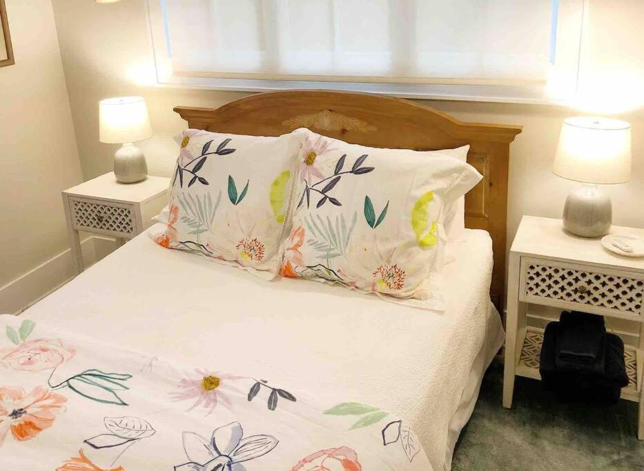 Liz Lane Cottage- Entire Guesthouse Charleston Buitenkant foto
